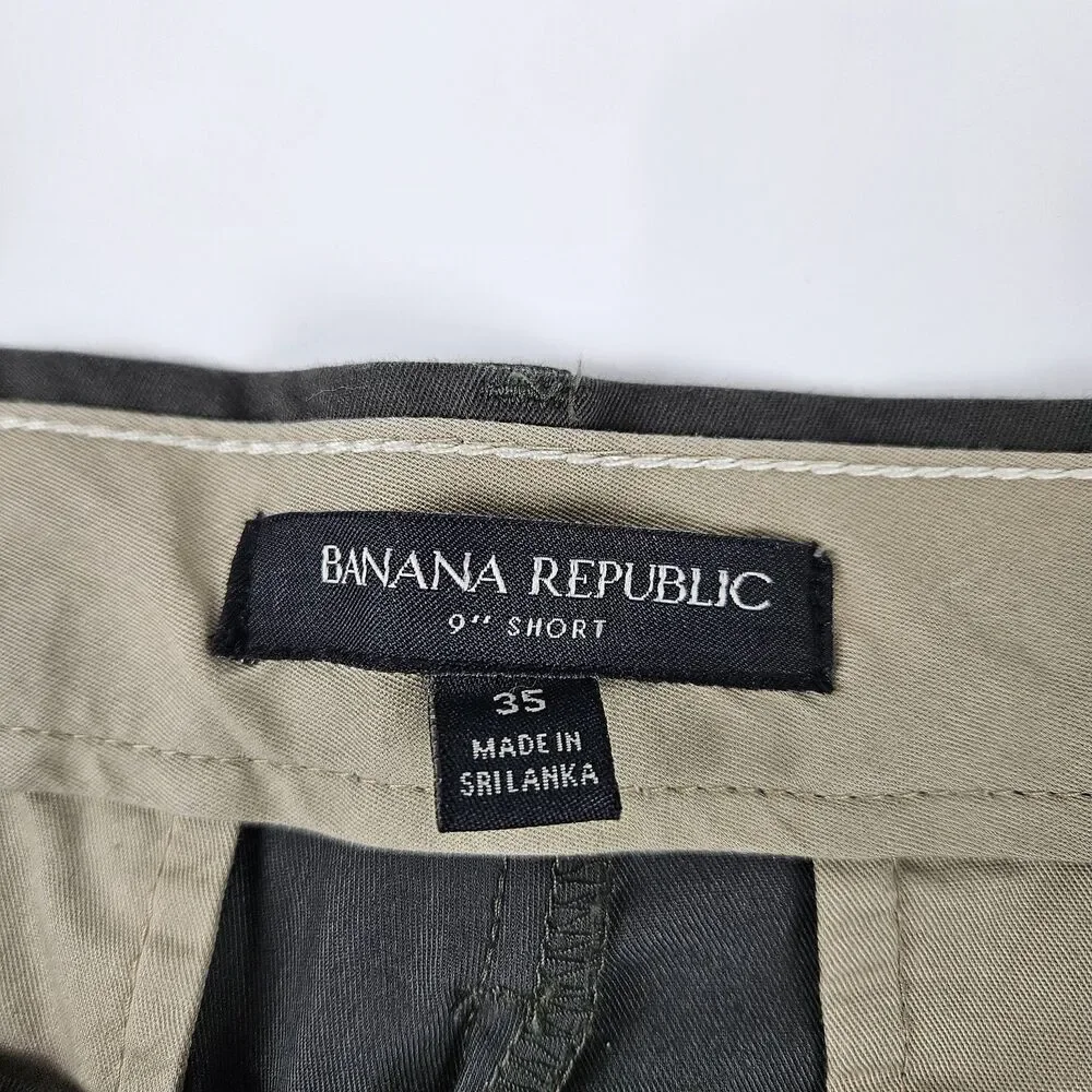 Banana Republic Men's 9
